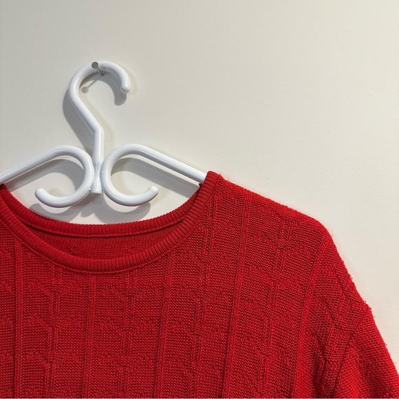 Vintage womens medium short sleeve red knit sweater intricate details cozy - Picture 2 of 6